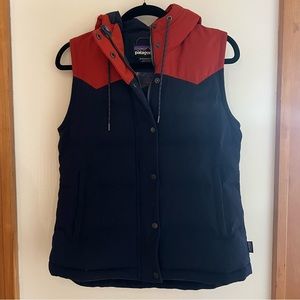 Patagonia Women’s Bivy Hooded Vest in Navy and Orange - Size Small